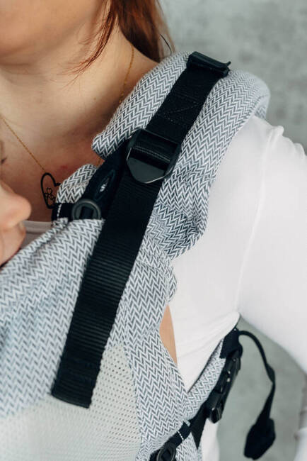 LennyLamb Mesh Baby carrier: LennyUpGrade Little Herringbone Grey