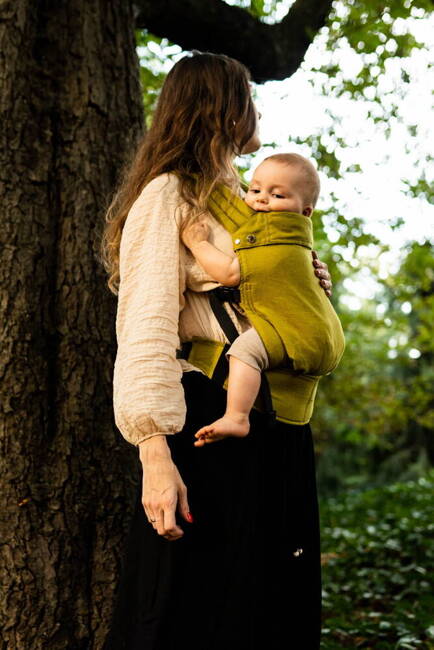 Qusy carrier / Linen Olive - adjustable ergonomic carrier 