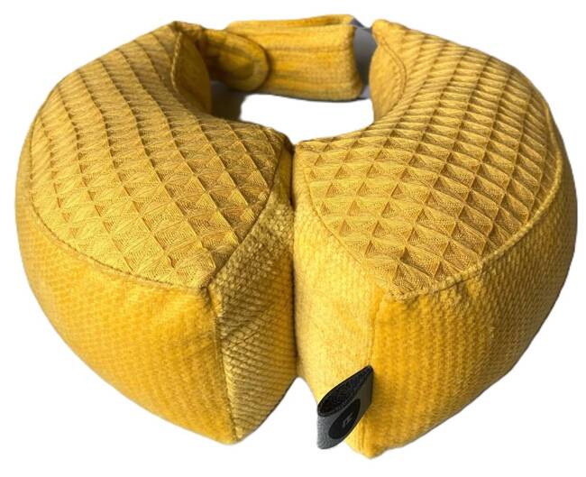 Stabilizing travel pillow size S (1-2 years) Mustard