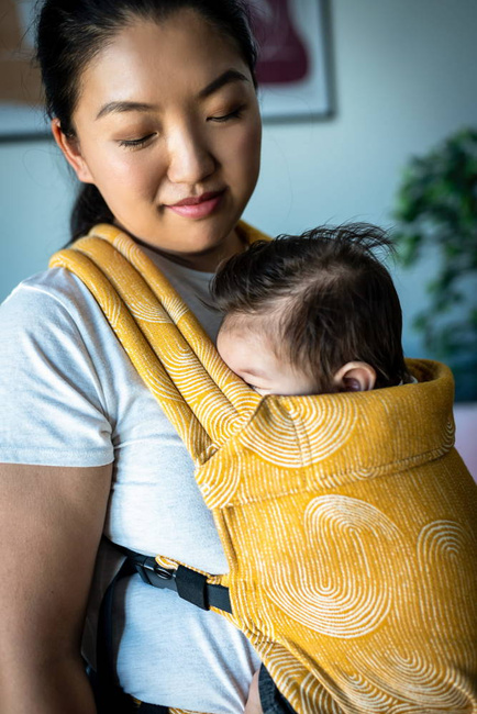 Nosidełko regulowane Qusy - Sand Stories Mustard