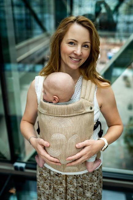 Qusy carrier / Sand Stories Nude - adjustable ergonomic carrier 