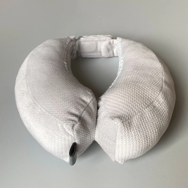 Stabilizing travel pillow size S (1-2 years) Grey