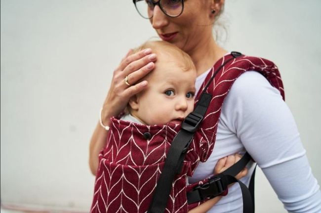 Nosidełko Kavka Multi-Age Burgundy Braid