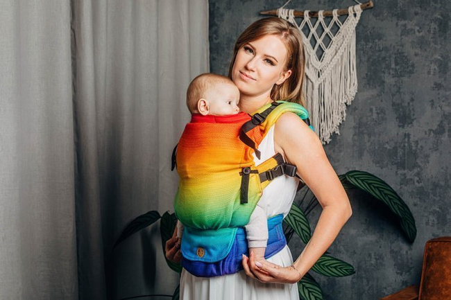 Lenny Lamb Baby carrier: LennyUpGrade Rainbow Baby