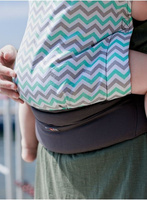 Kinder Hop Basic Carrier: Turquoise Zig Zag