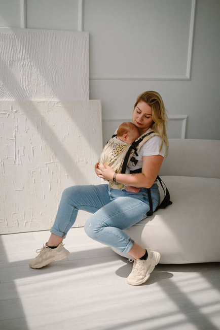 Baby carrier Kavka Essence: Cream Boho Print