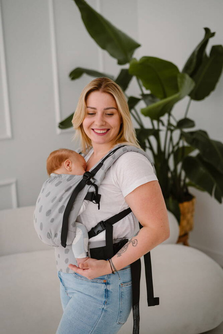 Baby carrier Kavka Essence: Grey Dots Print