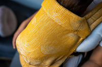 Nosidełko regulowane Qusy - Sand Stories Mustard