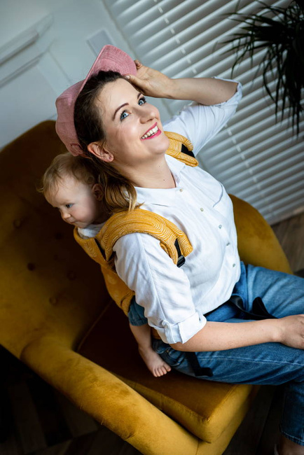 Nosidełko regulowane Qusy - Sand Stories Mustard