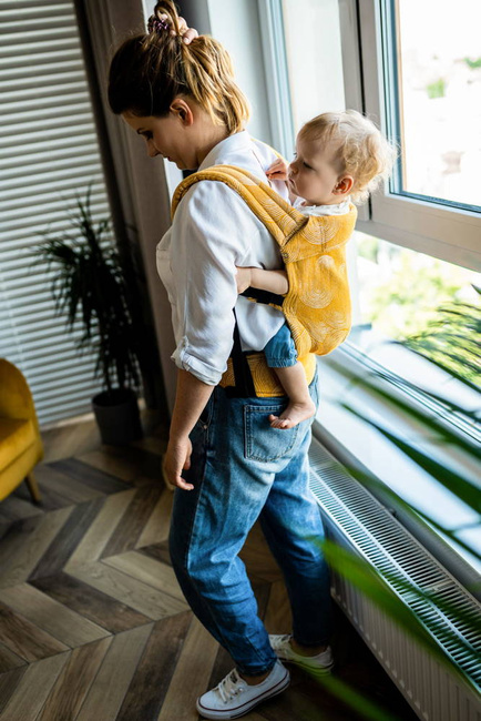 Nosidełko regulowane Qusy - Sand Stories Mustard