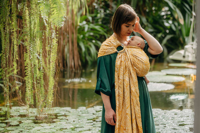 LennyLamb Ring Sling - Wild Soul: Aurum