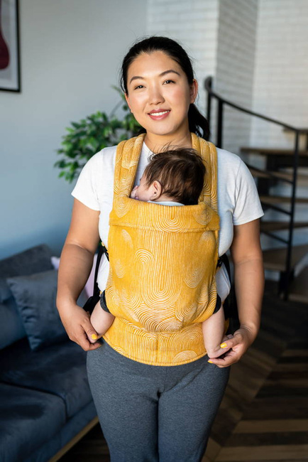 Nosidełko regulowane Qusy - Sand Stories Mustard