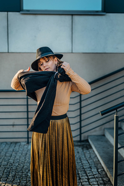 LennyLamb Ring Sling - Peacock's Tail Pitch Black