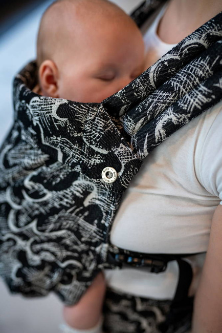 Nosidełko regulowane Qusy - Cartoon Sky Tar