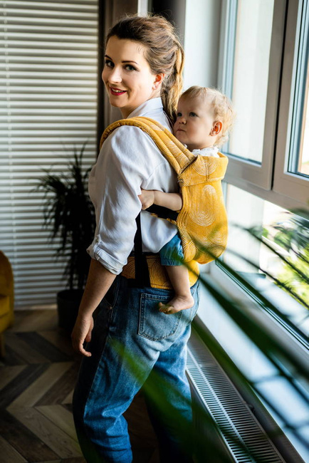 Nosidełko regulowane Qusy - Sand Stories Mustard