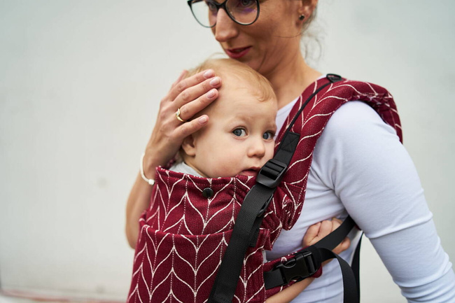 Baby carrier Kavka Multi-age: Burgundy Braid