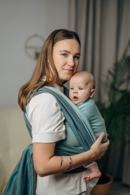 Basic Line Baby Sling LennyLamb - Baby MInt