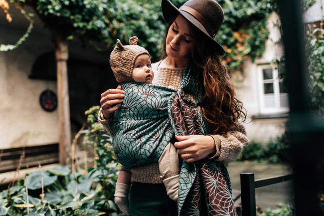 LennyLamb Ring Sling - Lotus Nymph