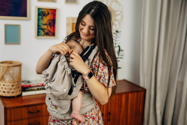 LennyLamb Baby carrier: LennyUpGrade: Peanut Butter