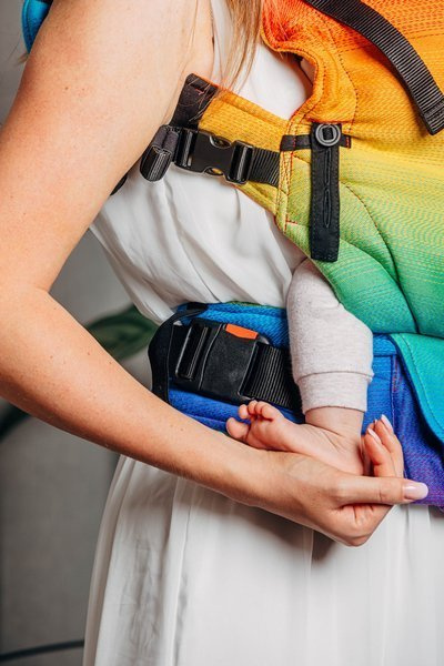 Lenny Lamb Baby carrier: LennyUpGrade Rainbow Baby