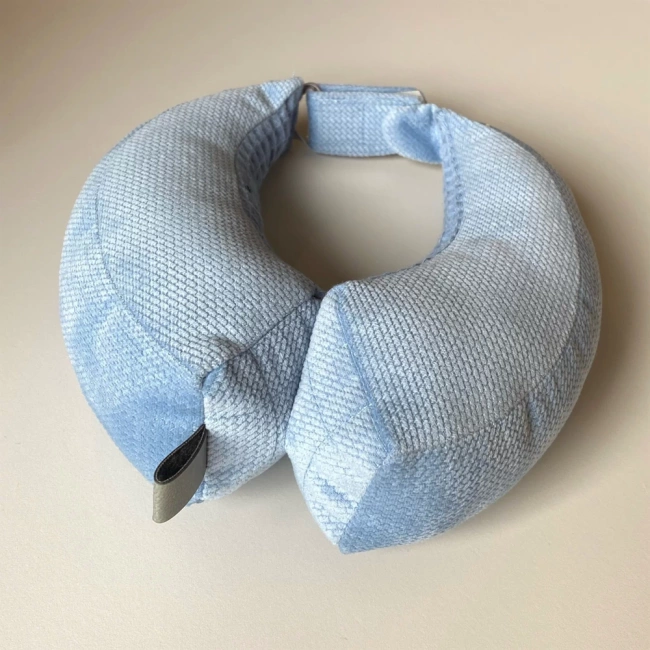 Stabilizing travel pillow size S (1-2 years) Denim