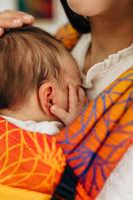 Nosidło LennyLamb LennyLight - Tęczowy Lotos