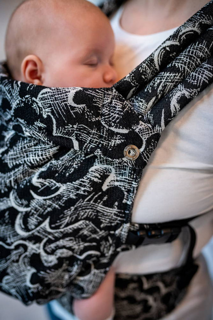 Nosidełko regulowane Qusy - Cartoon Sky Tar