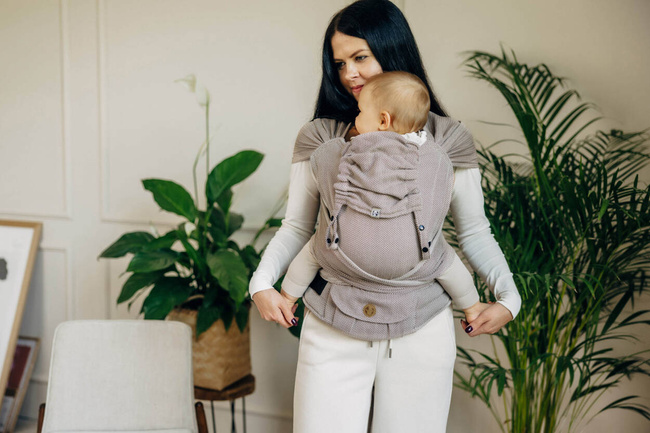 LennyHybrid Half Buckle Carrier - Little Herringbone Almond