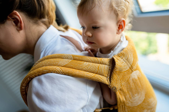 Nosidełko regulowane Qusy - Sand Stories Mustard